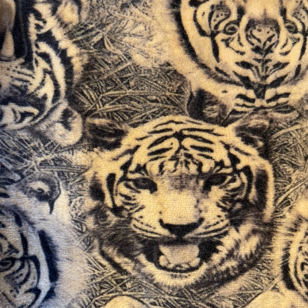 Tiger print leggings